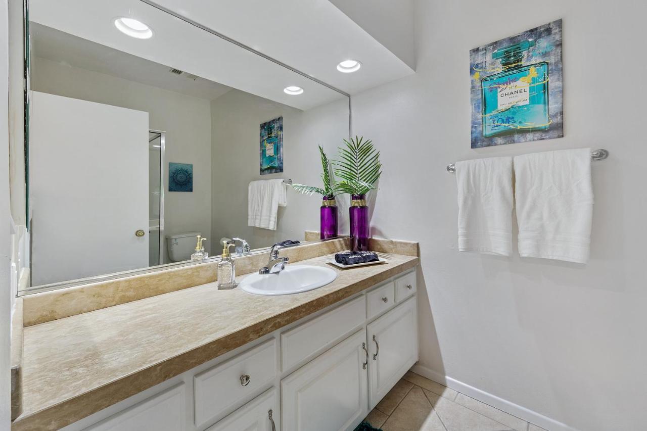 Beverly Hills Chic 2 Bed 2Bath With Patio And Parking 309 ロサンゼルス エクステリア 写真