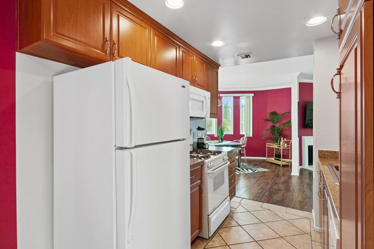 Beverly Hills Chic 2 Bed 2Bath With Patio And Parking 309 ロサンゼルス エクステリア 写真