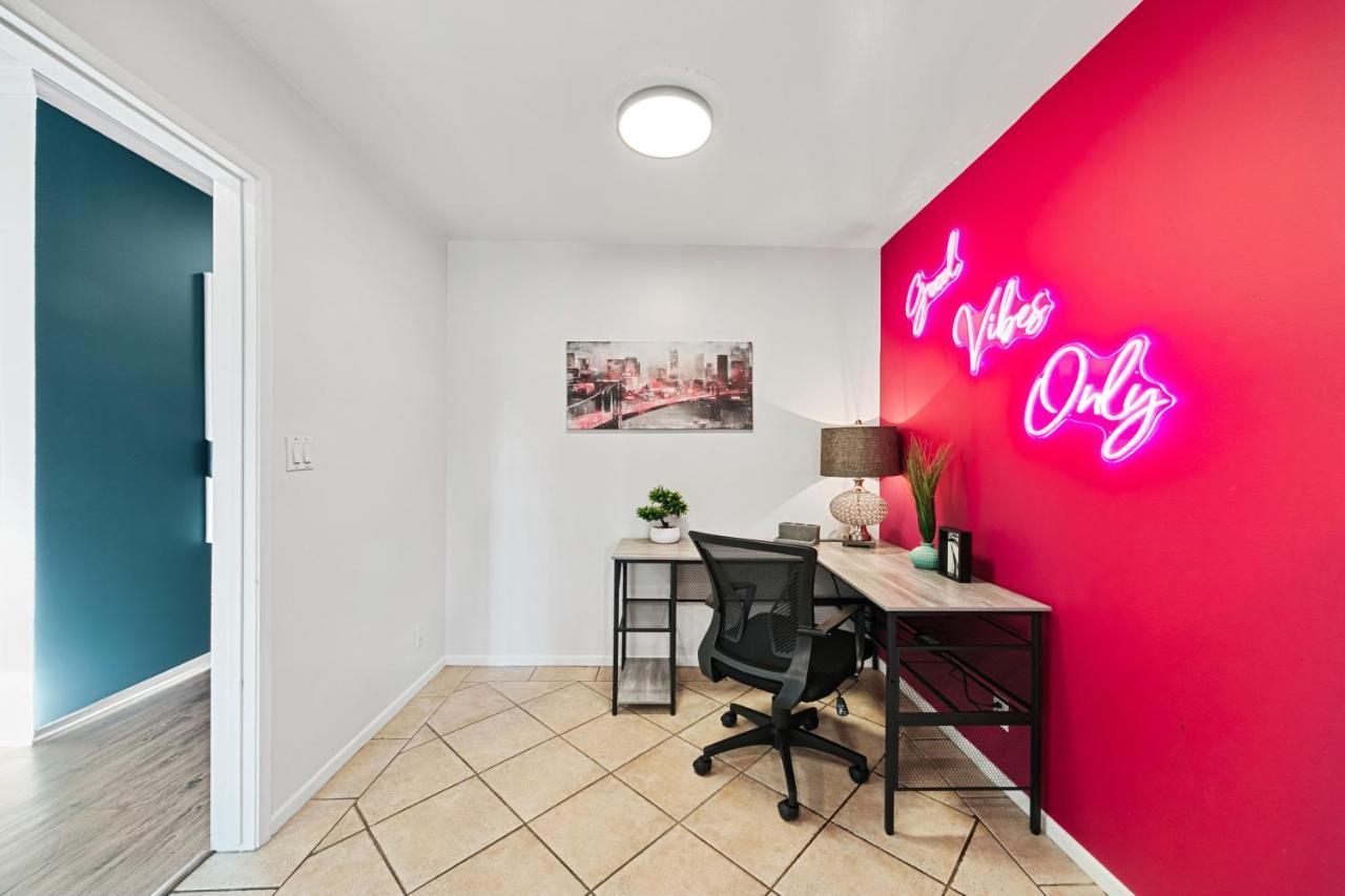 Beverly Hills Chic 2 Bed 2Bath With Patio And Parking 309 ロサンゼルス エクステリア 写真