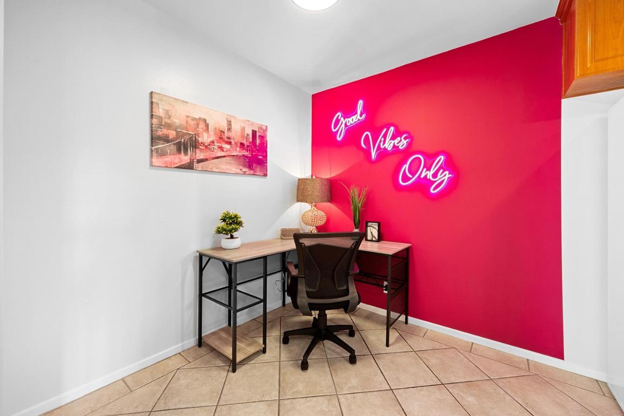 Beverly Hills Chic 2 Bed 2Bath With Patio And Parking 309 ロサンゼルス エクステリア 写真