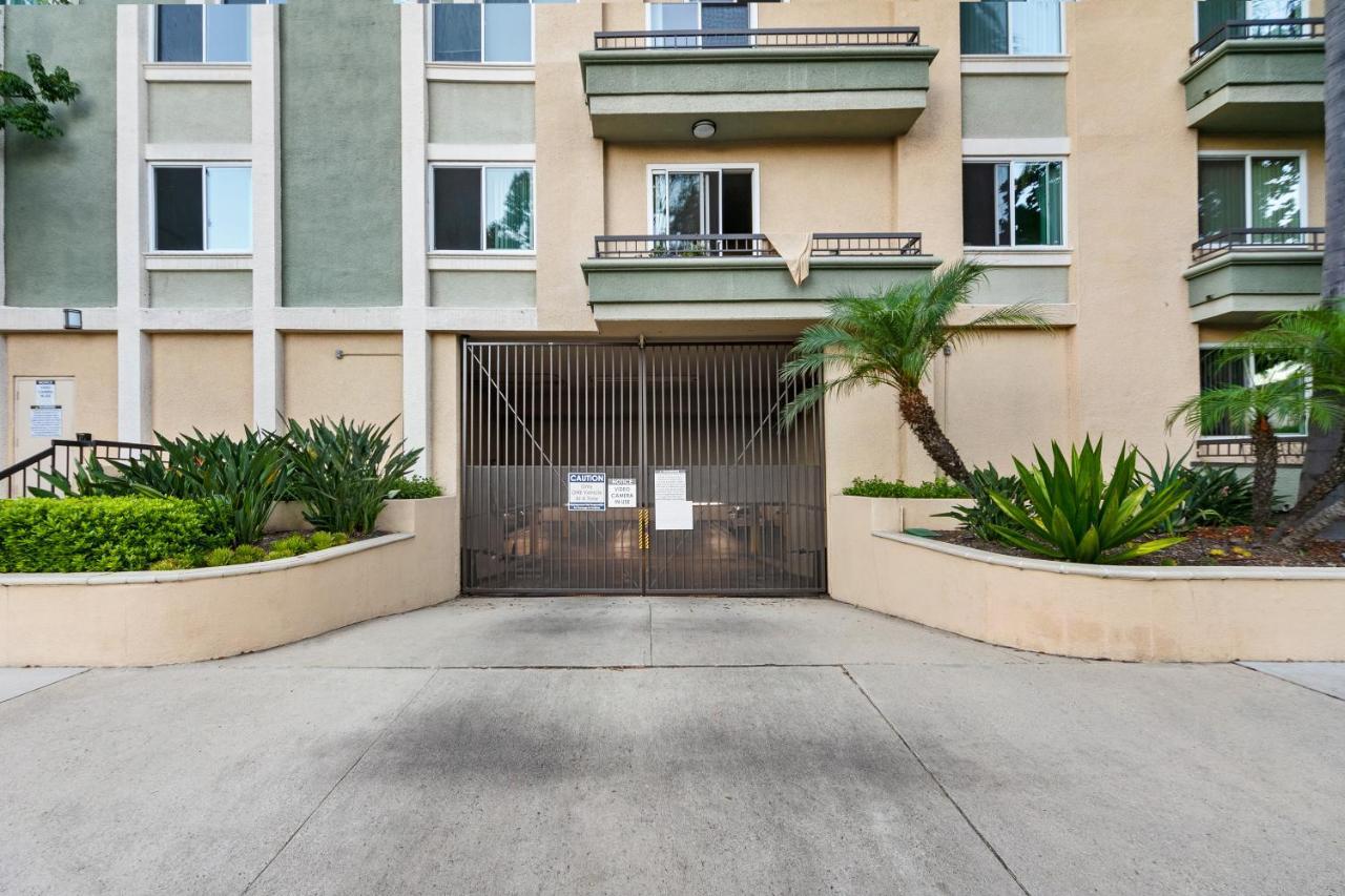 Beverly Hills Chic 2 Bed 2Bath With Patio And Parking 309 ロサンゼルス エクステリア 写真